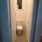 Spacious 1-Bedroom 1960 Unit Close to City with Public Transport Right at the Doorstep - 基督城