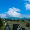 Stylish North Seattle Townhouse- Dual Master Suites