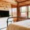 Modern Luxury Wpool, Theater, Hot Tub, Ent Room! - Sevierville