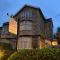 The Bath House Boutique B&B - IN-ROOM Breakfast - FREE parking