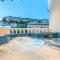 Penthouse Studio with Hot Tub in Athens