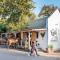 Chapmans Corner Studio - Noordhoek