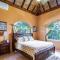 YanceyLargoEstate-3 BR Villa withMountain Views villa