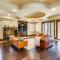 Spacious Fullerton Villa with Private Pool and Hot Tub - 福乐顿市