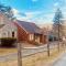 Cozy Mountain Cabin on Resort Property in Cultural Berkshire - Hancock