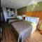 Super 8 by Wyndham Holbrook