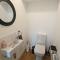 Adelphi Townhouse Contemporary 2 Bed 1 bath 1 WC