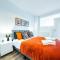 Potters Bar 2 Bed Apartment - Free Parking - Private Bathroom - Long Stay Ideal for Contractors