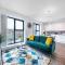 Potters Bar 2 Bed Apartment - Free Parking - Private Bathroom - Long Stay Ideal for Contractors