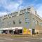 Potters Bar 2 Bed Apartment - Free Parking - Private Bathroom - Long Stay Ideal for Contractors
