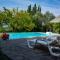 Rustikale Villa mit Swimmingpool in den toskanischen Hügeln