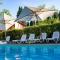 Rustikale Wohnung mit Swimmingpool in den Hügeln der Toskana