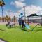 4 Beds Home In Newport Beach With Heated Jacuzzi, Pool, AC, Gym And Pickleball Courts - Newport Beach