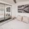 Picture Perfect at Sams Beachcomber on the Island