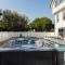 Auroro 6 BR Elevator Theater Rec Room Pool & Hot - Corolla