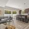 Auroro 6 BR Elevator Theater Rec Room Pool & Hot - Corolla