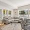 Auroro 6 BR Elevator Theater Rec Room Pool & Hot - Corolla