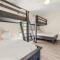 Sojourn Aurora 7 BR Pool & Hot Tub - Corolla
