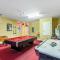 Spacious and Relaxing Home with South Facing Pool home - Davenport