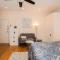 Renovated, Sunny, Spacious Studio In Boston - 波士顿