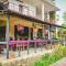 Hotel Riverside with Swimming pool - Sauraha