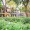 Hotel Riverside with Swimming pool - Sauraha
