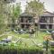 Hotel Riverside with Swimming pool - Sauraha