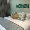 Luxury Upmarket Guesthouse 20 on 4th - Rustenburg