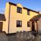 4 Bedroom Detached Farmhouse Mountain Views