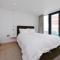 Gorgeous 2 Bed Apartment with Stunning Sea Views with Free Parking and Fast Internet