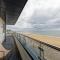 Gorgeous 2 Bed Apartment with Stunning Sea Views with Free Parking and Fast Internet