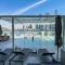 Panoramic Escape with Private beach, 2BR on High floor - Dubaj