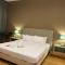 Platinum Suites by Penguinhome