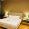 Platinum Suites by Penguinhome