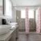 Local Hostel & Suites