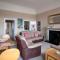 Spacious Central Bath Apartment with Terrace