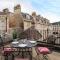 Spacious Central Bath Apartment with Terrace