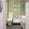 Spacious Central Bath Apartment with Terrace