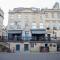 Spacious Central Bath Apartment with Terrace
