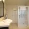 Lake and Mountain Ridge - Queenstown Apartment