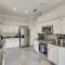 Spacious and Luxury Home w Cinema Room and Pool