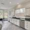 Spacious and Luxury Home w Cinema Room and Pool