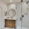 Spacious and Luxury Home w Cinema Room and Pool