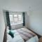 Spacious 3 bed flat opp Springfield park, Hackney. - Lontoo