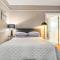 Cinnamon Bear Creekside Inn