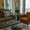 Welcome to Midtown Condo - 小石城
