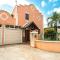 2-Story Townhome with Private Pool, Ideal for Group!