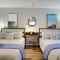 Bungalow Bliss ※ Beach Cottage Blocks From Ocean - Myrtle Beach