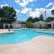 Private Retreat: Pool, king bed , Comfy Furnishings - Gainesville
