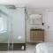 Huswell - Beautiful and spacious vacation home with parking